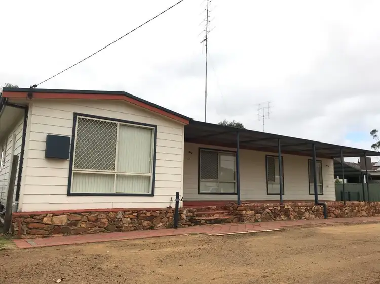47 Lefroy Street, Moora WA 6510