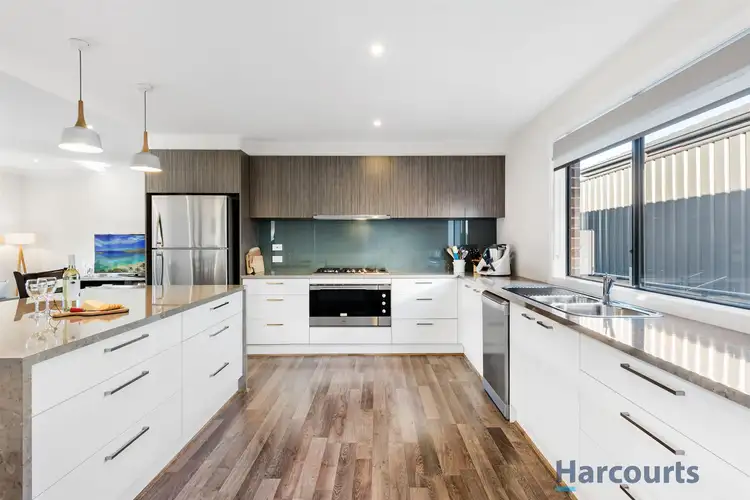 Fifth view of Homely house listing, 8 Ontario Drive, Pakenham VIC 3810