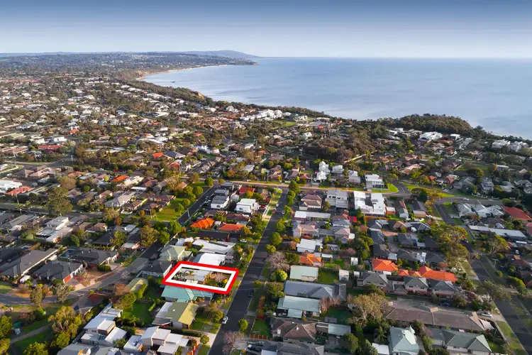 14 Adelaide Street, Mornington VIC 3931