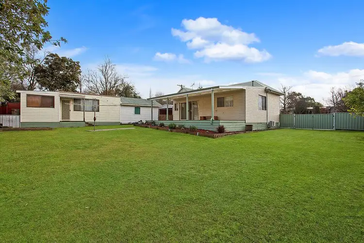 Third view of Homely house listing, 4 Horwitz Street, Hamilton VIC 3300