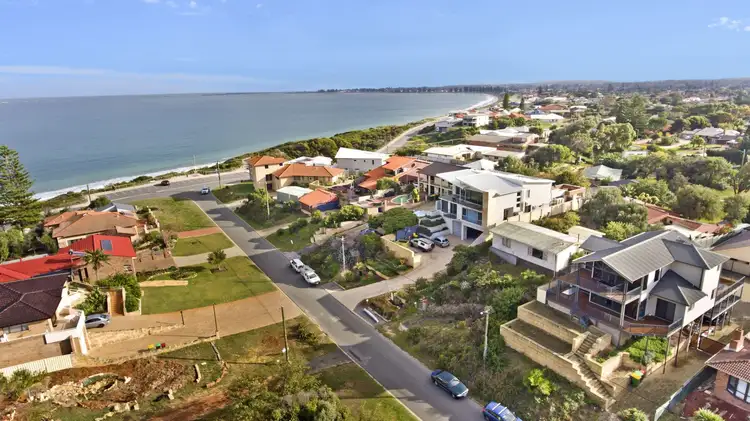 12 Hilda Road, Waikiki WA 6169