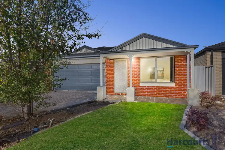 52 Duncombe Pwy, Deer Park VIC 3023