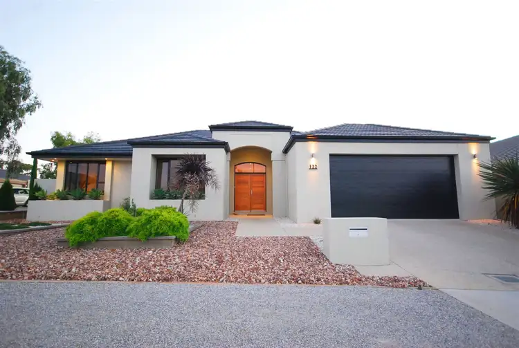 122 Canadian Lakes Boulevard, Canadian VIC 3350