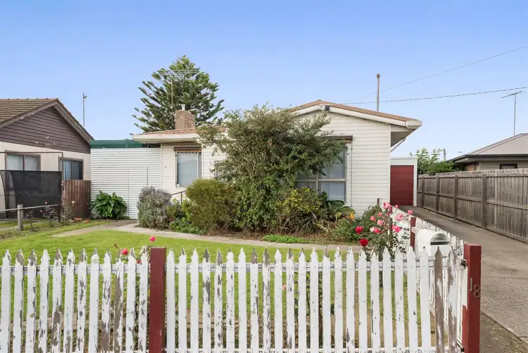 18 Robin Avenue, Norlane VIC 3214