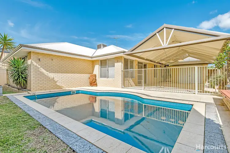 4 Dunedin Chase, Hocking WA 6065