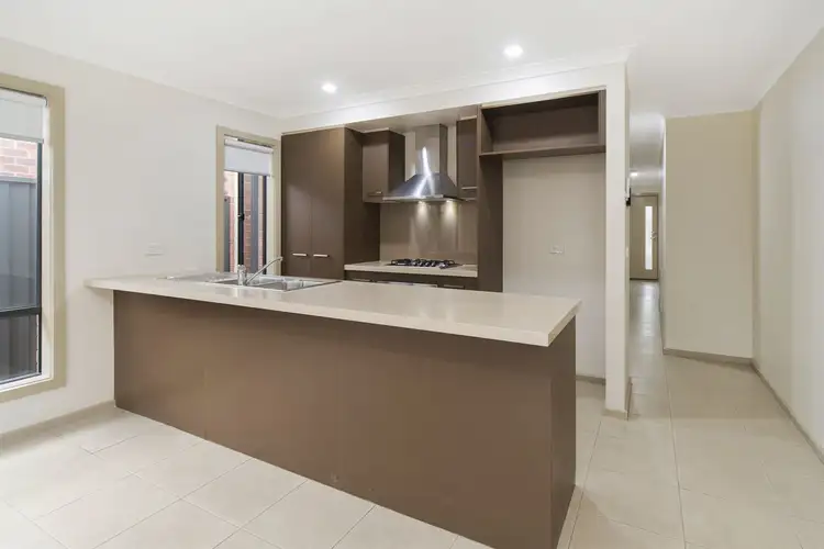 32 Jupiter Crescent, Cranbourne West VIC 3977