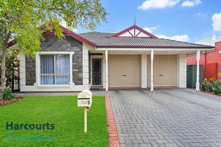 5 Petrel Crescent, Mawson Lakes SA 5095