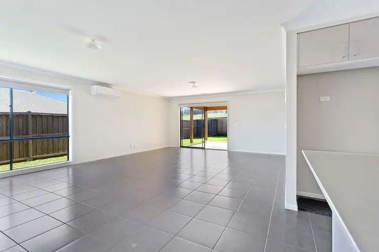 Sixth view of Homely house listing, 9 Sunridge Avenue, Warragul VIC 3820