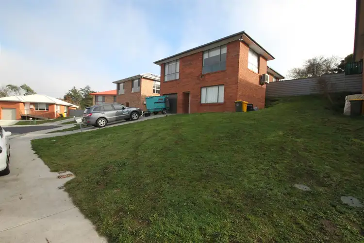 18 Craw Street