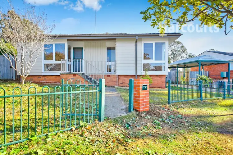 8 Harrah Place, Bradbury NSW 2560