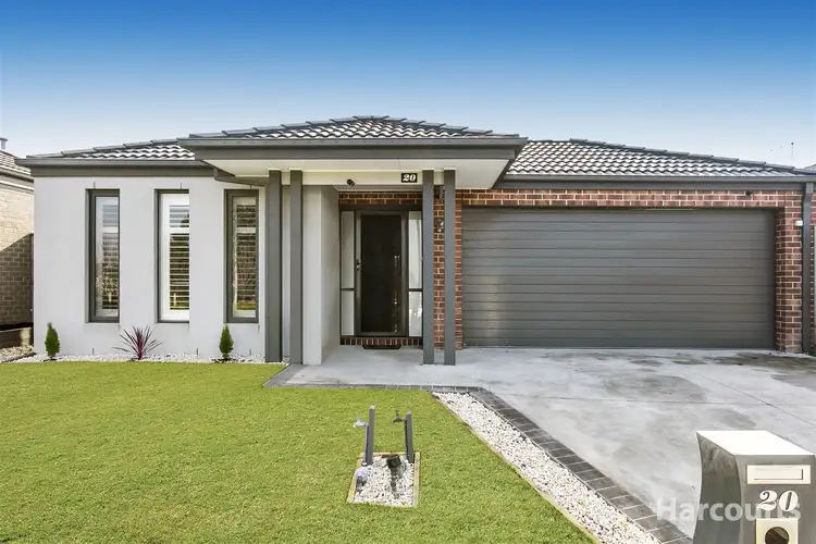 20 Crestway Drive, Cranbourne North VIC 3977