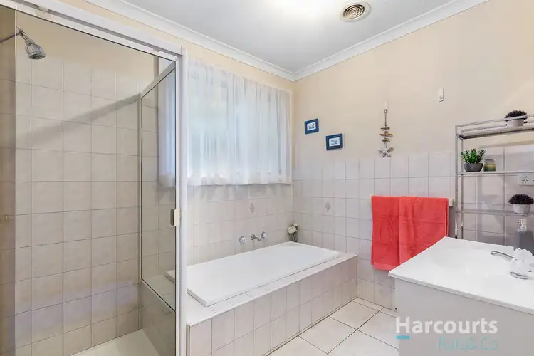 Sixth view of Homely unit listing, 32 Farnham Crescent, Mill Park VIC 3082