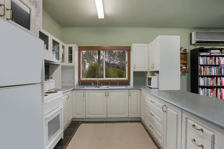 Fifth view of Homely rural property listing, 583 McCutcheons Road, Cavendish VIC 3314