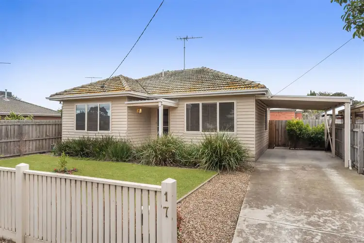 1/17 Pine Avenue, North Shore VIC 3214