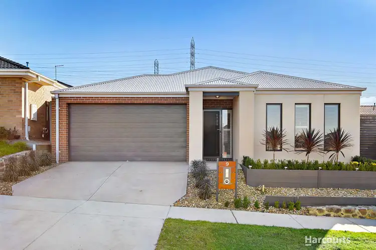 9 Albert Circuit, Pakenham VIC 3810