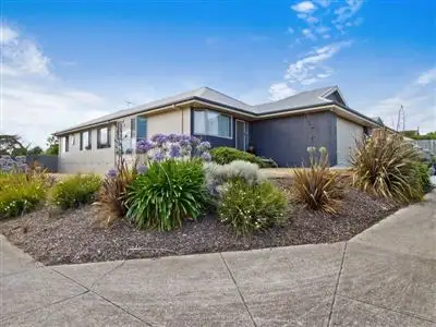 Second view of Homely house listing, 1 Arleon Court, Somerville VIC