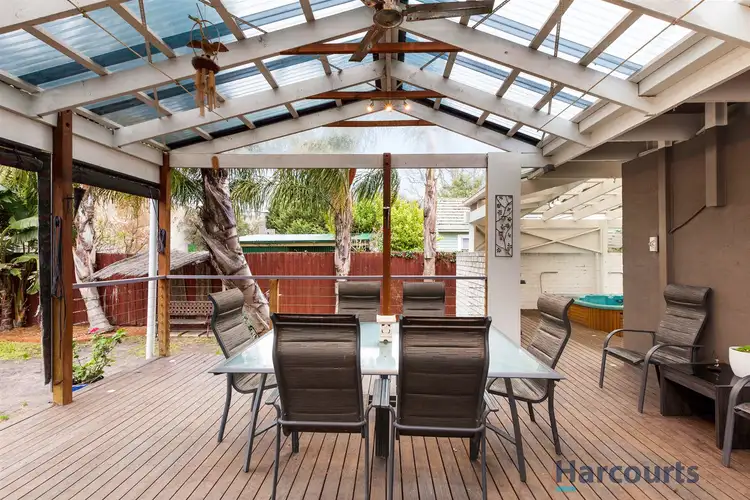 25 Rosslyn Avenue, Seaford VIC 3198