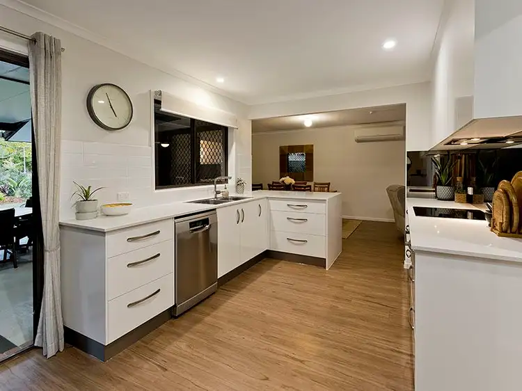 2 Burgundy Court, Petrie QLD 4502