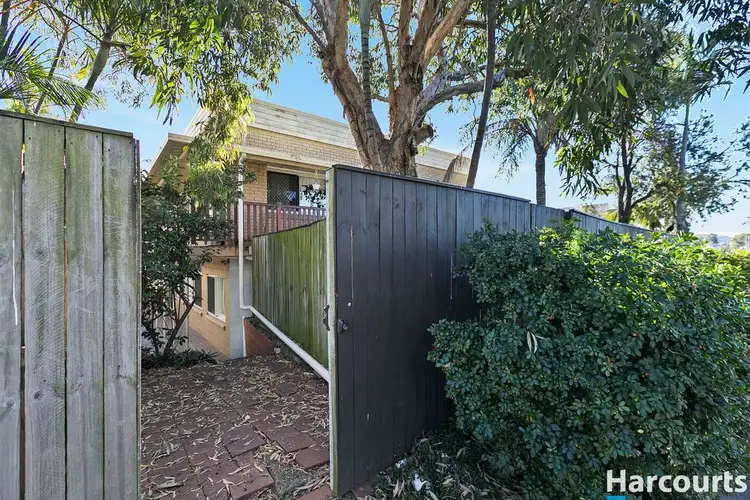 Main view of Homely unit listing, 2/28 Riddell Street, Bulimba QLD 4171