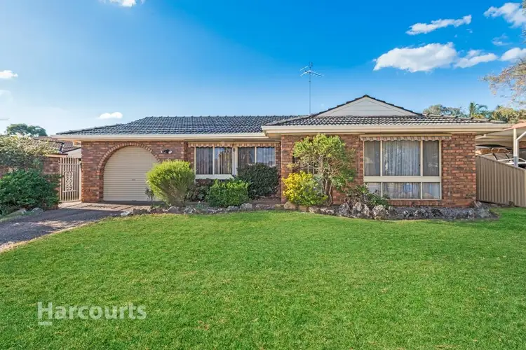 9 Mezen Place, St Clair NSW 2759