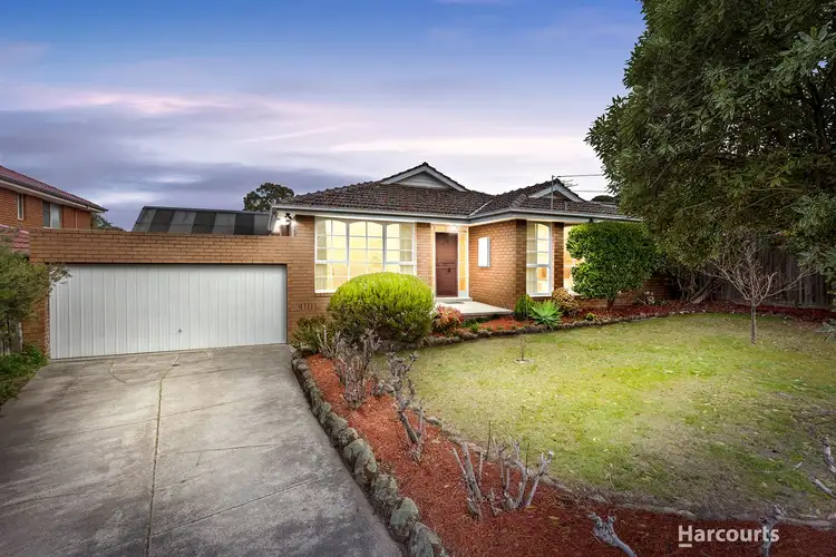 2 Leamington Crescent, Glen Waverley VIC 3150