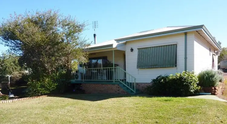 13 Seimons Avenue, Corrigin WA 6375