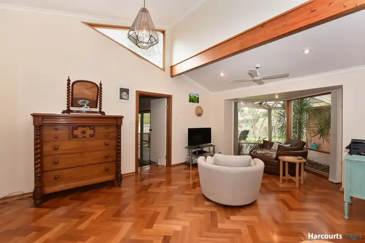 1 Hoyle Court, Flagstaff Hill SA 5159