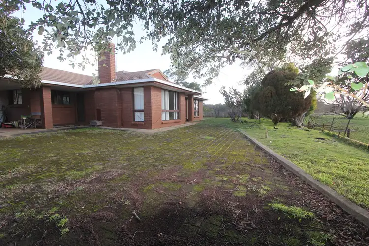 780 Henkes Road, Mumbannar VIC 3304