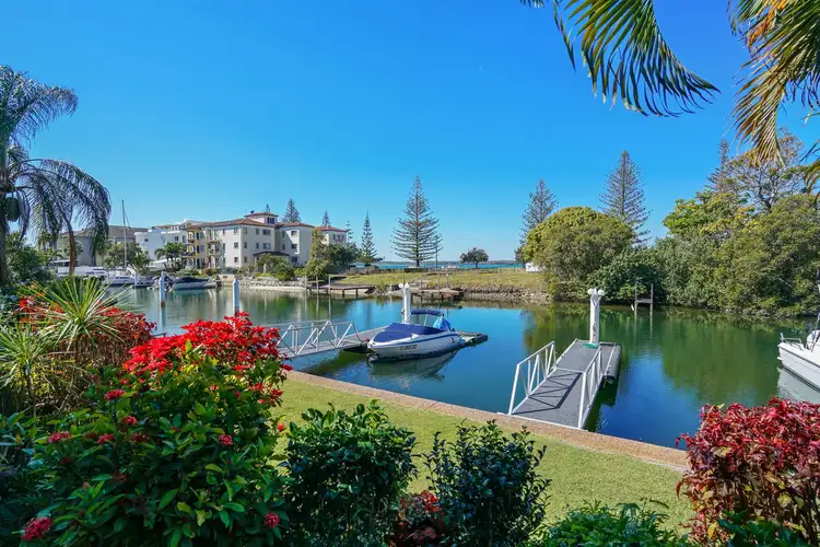 2/9-13 Madang Crescent, Runaway Bay QLD 4216