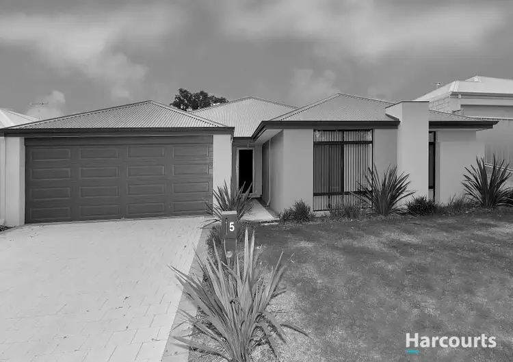 5 Dundee Way, Meadow Springs WA 6210