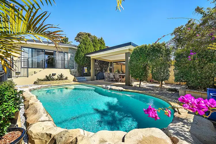 98 Kindra Avenue, Southport QLD 4215