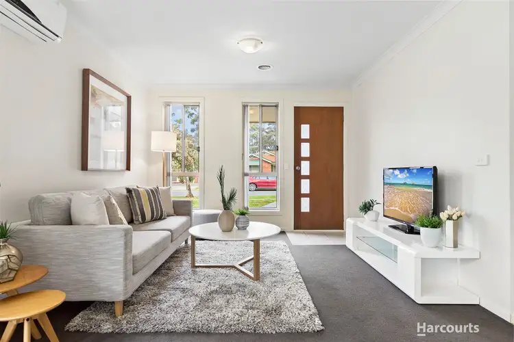 38 Wakenshaw Crescent, Pakenham VIC 3810
