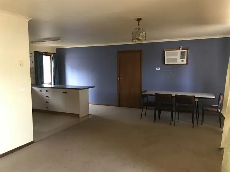 345 Moama Street