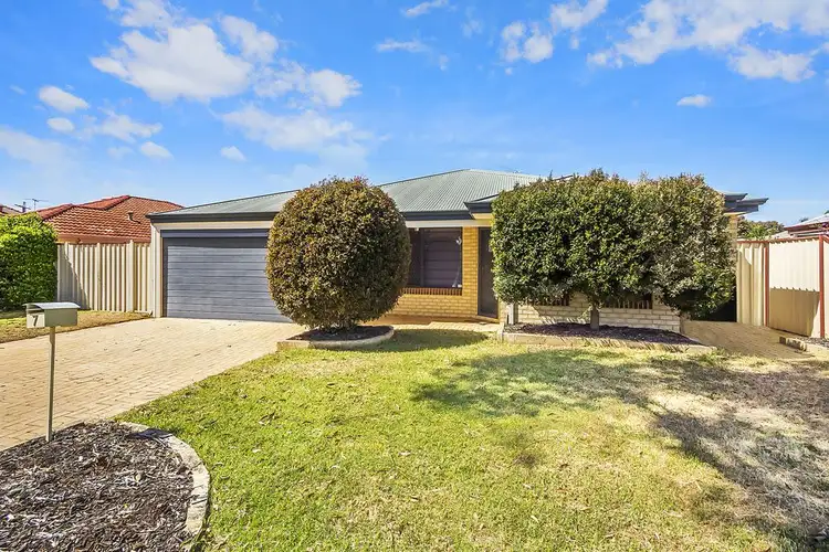 7 Amethyst Place, Maida Vale WA 6057