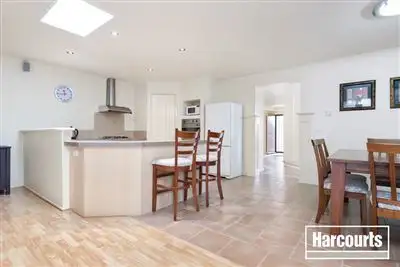 Fourth view of Homely house listing, 2 Chelsea Crescent, Berwick VIC 3806