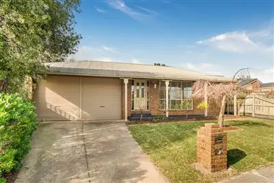 9 Courageous Court, Frankston VIC 3199