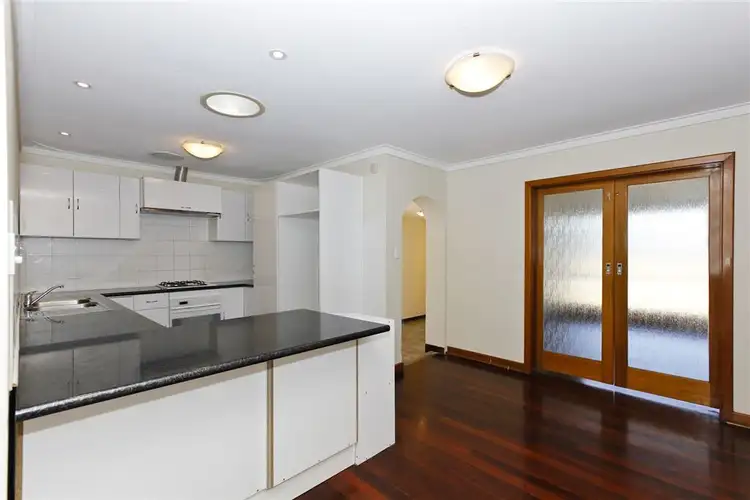 Fifth view of Homely house listing, 1 Pagneil Court, Hamilton Hill WA 6163