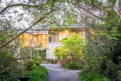 2 Wonnaminta Drive, Crafers SA 5152