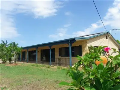 6-8 Bryant St, Beachmere QLD 4510