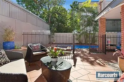 Main view of Homely unit listing, 2/106 Racecourse Road, Ascot QLD 4007