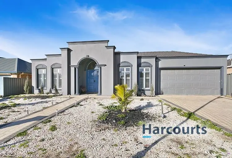 22 Paringa Way, Burnside VIC 3023