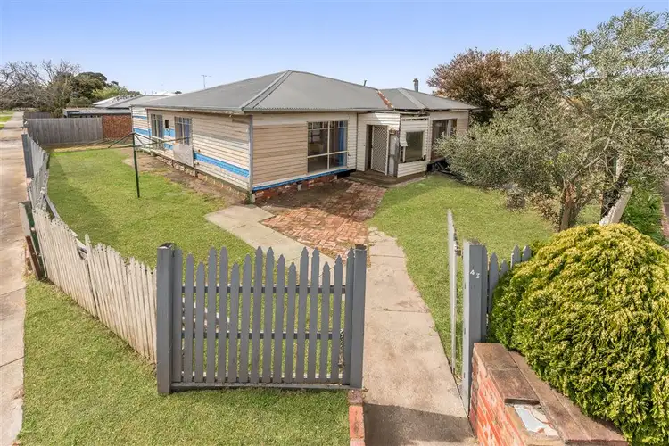 43 Oxford Street, Whittington VIC 3219