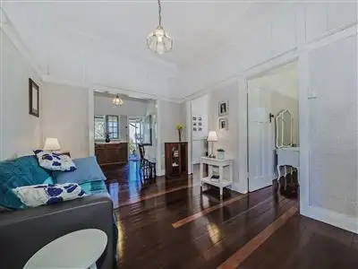 2 Love Street, Holland Park QLD 4121