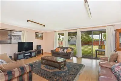 8 Pine Avenue, Victor Harbor SA 5211
