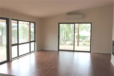 Fifth view of Homely townhouse listing, 9 Pendlebury Street, Alexandra VIC 3714