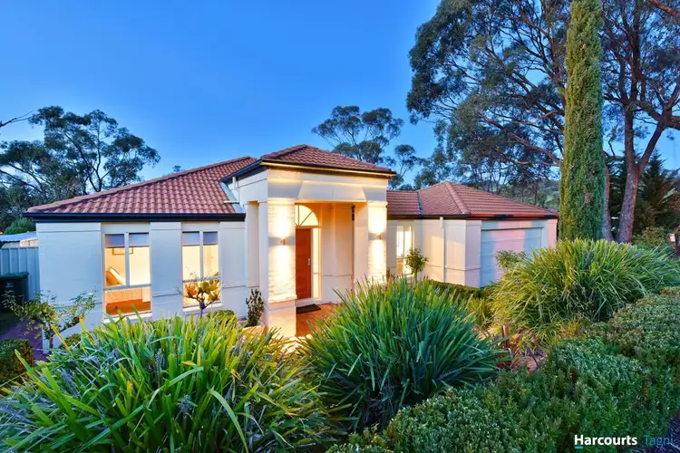 25 Bushland Drive, Aberfoyle Park SA 5159