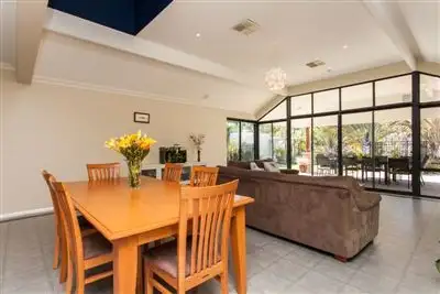 11 Provincial Mews, Bibra Lake WA