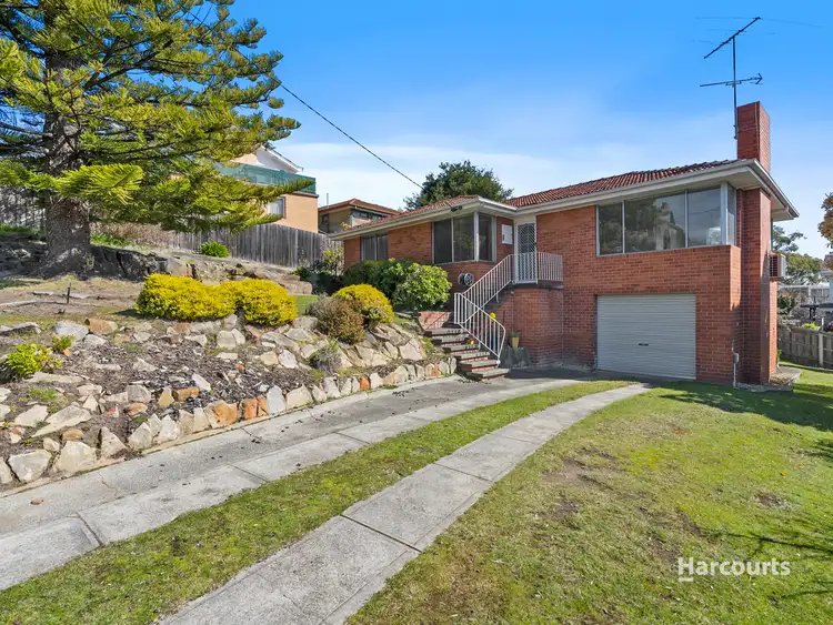 2 Coolangatta Street, Lindisfarne TAS 7015