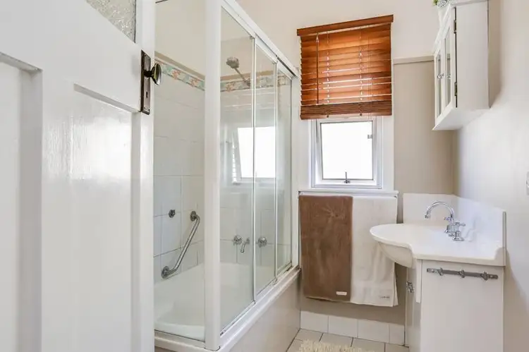 Seventh view of Homely house listing, 32 Oak Street, Hawthorne QLD 4171