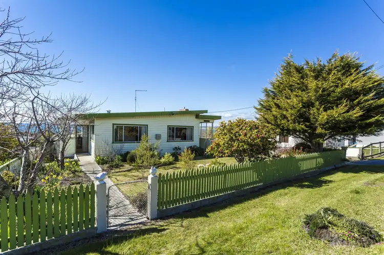 1/6 May Street, Bridport TAS 7262